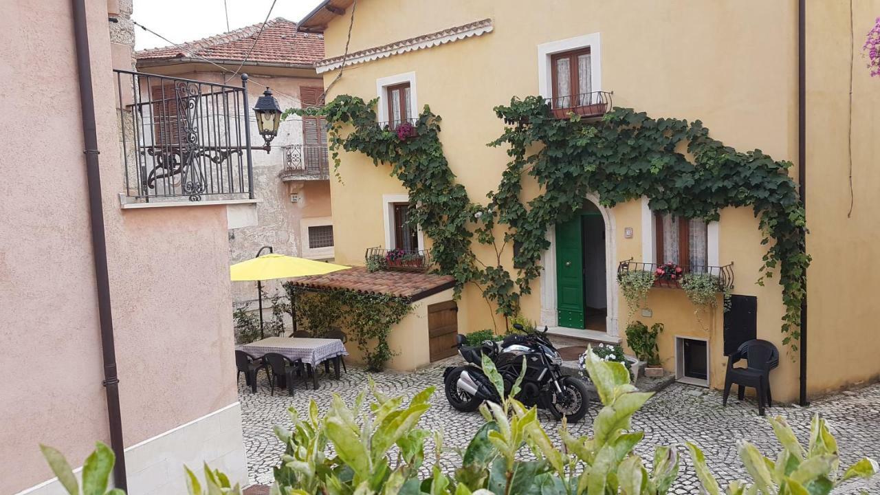Villa Scaccia pensieri Cerchio Exterior foto