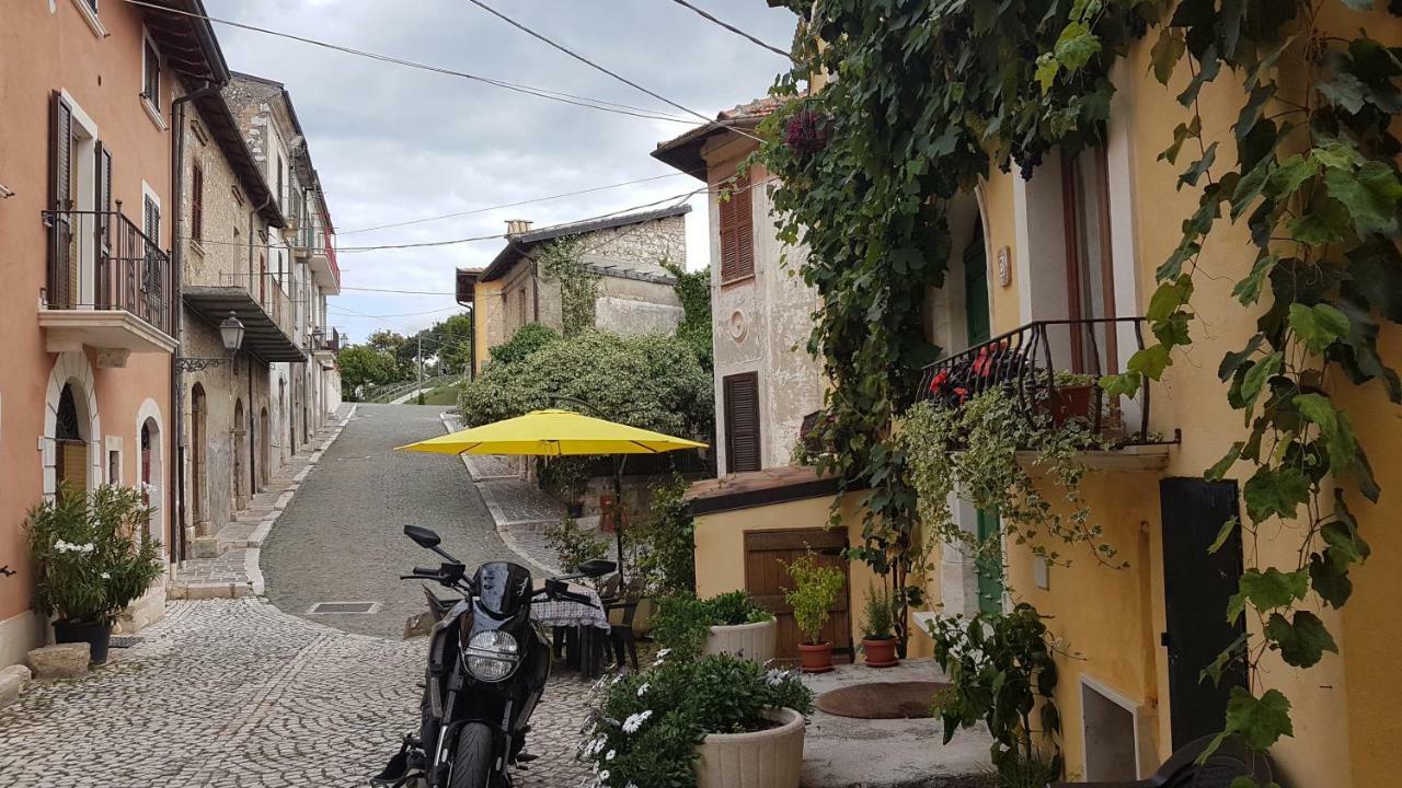Villa Scaccia pensieri Cerchio Exterior foto